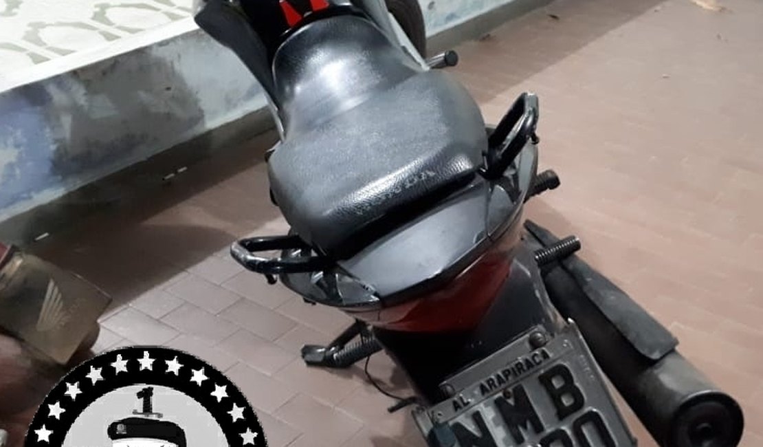 Polícia recupera motocicleta roubada na Av. Ceci Cunha, em Arapiraca