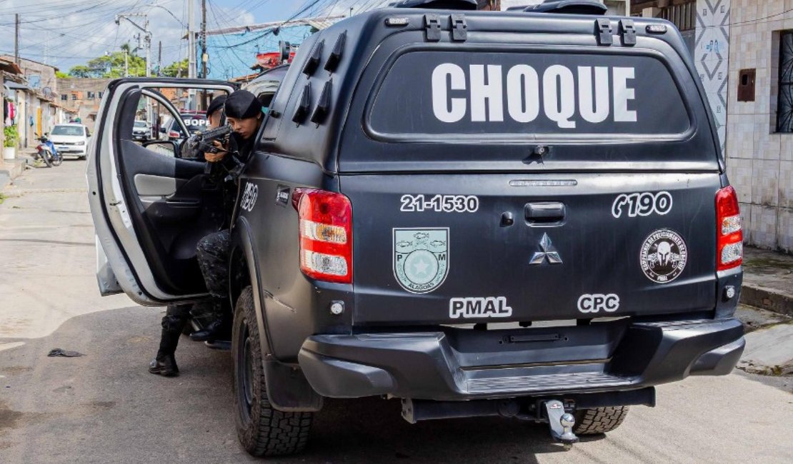 Homem é preso suspeito de roubar celular de gestante dentro de ônibus em Maceió