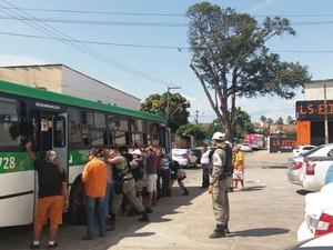 Assaltos a ônibus tiveram redução de 70% no mês de agosto em Maceió, afirma SSP