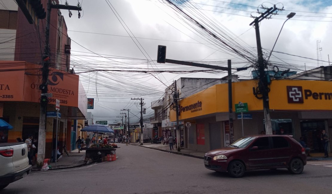 Semáforos do cruzamento das ruas Domingos Correia e Boa Vista estão sem funcionar corretamente
