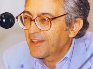 Alfredo Bosi, professor e crítico literário, morre de Covid em SP aos 84 anos