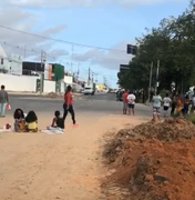 Familiares de reeducandos realizam novo protesto em Maceió