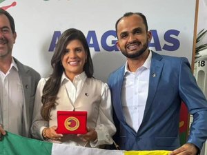 Prefeita Marcela Gomes recebe o selo ouro de alfabetização na educação de Novo Lino
