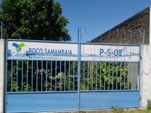 Casal realiza manutenção no sistema de abastecimento do conjunto Samambaia