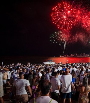 Confira como foram as celebrações da virada de ano no Benedito Bentes e na orla