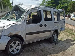 Trio rouba veículo e se envolve em acidente durante fuga, em Girau do Ponciano