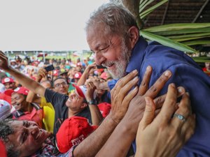 Ex-presidente Lula desembarca em Alagoas nesta terça-feira (22)