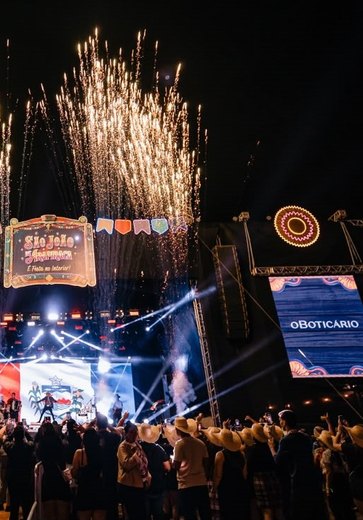 Forró, vaquejada e brega animam público na abertura dos shows em Arapiraca