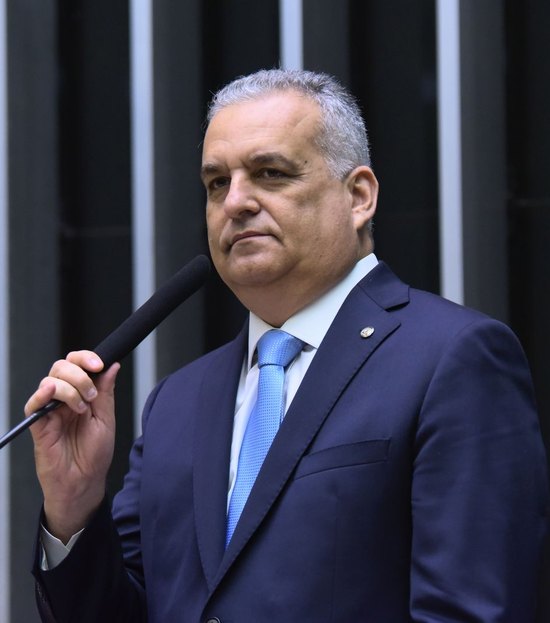 Crise entre PP e União Brasil pode forçar Alfredo Gaspar a mudar de partido em 2026