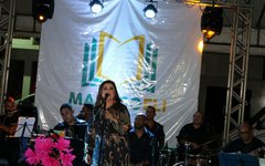 Wilma Araújo cantou músicas de Chico Buarque na Maragofli