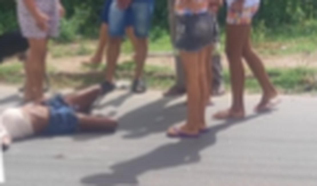 Mulher fica ferida após ser atropelada por carro em Delmiro Gouveia
