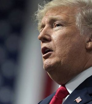 Trump expulsa 60 russos dos EUA e ordena fechamento de consulado