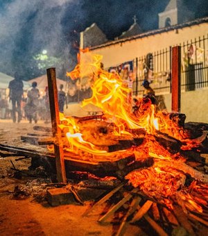 Prefeitura de Arapiraca orienta sobre cuidados com fogueiras nos festejos juninos