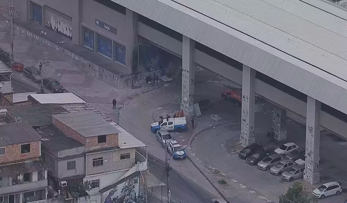 Homens em situação de rua são mortos a tiros de fuzil enquanto dormiam no Rio de Janeiro