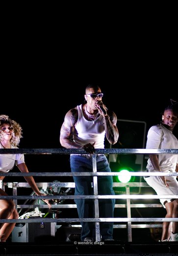 Bloco do Povo e Léo Santana arrastam multidão no pré-carnaval de Palmeira dos Índios: Confira programação