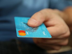 Uso de cartões cresce cerca de 22%; pagamento é o que mais deixa maceioenses endividados
