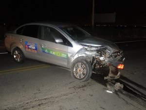 Passageira de taxi sofre acidente antes de entrar em motel