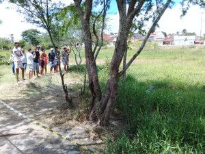 [Vídeo] Corpo de jovem é encontrado em estado de decomposição em Arapiraca 