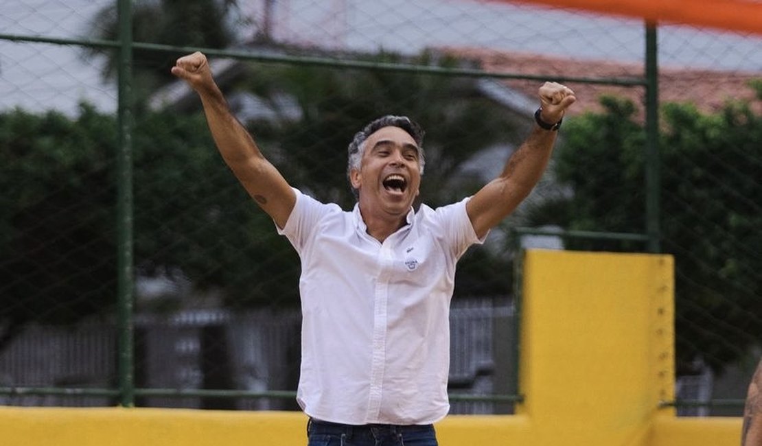 Rafael Brito registra candidatura para vice-governador-tampão
