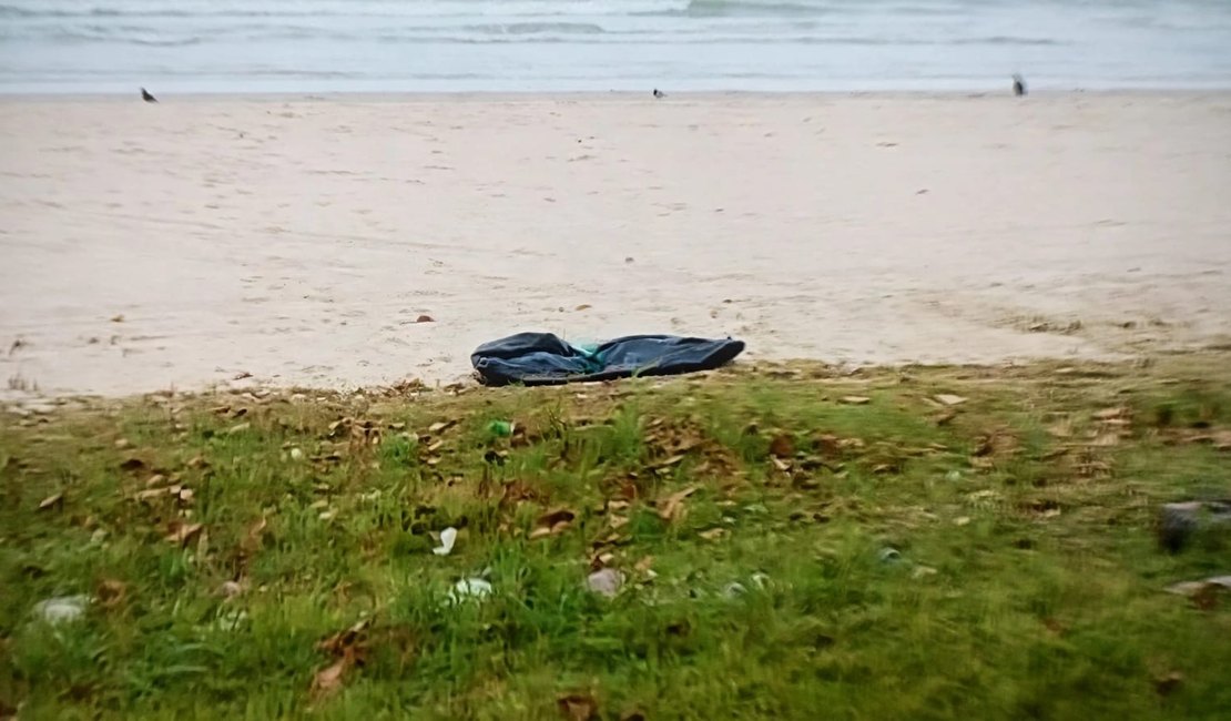 Corpo é encontrado por moradores em situação de rua na Praia da Avenida