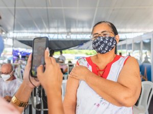 Maceió vacina contra Covid-19 neste feriado com Corujão em quatro pontos