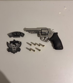 Jovem é preso com arma de fogo durante vaquejada em Arapiraca