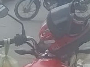 Carro e moto colidem na Avenida Expedicionários Brasileiros, em Arapiraca