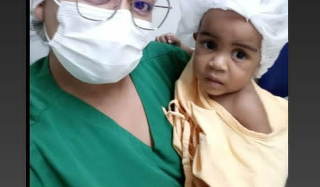 Cirurgia do menino Lucas, que sofre com problemas respiratórios, é realizada em Maceió