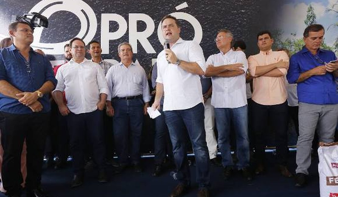 Renan Filho anuncia que vai investir R$ 25 milhões na Casal, em Arapiraca 