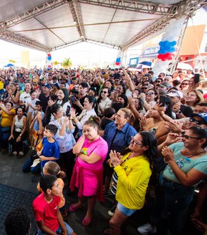 Olivença: governador inaugura pavimentação de vias e anuncia novo acesso à Fazenda Nova