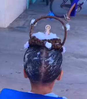 Mãe transforma mochila da filha em homenagem a Nossa Senhora
