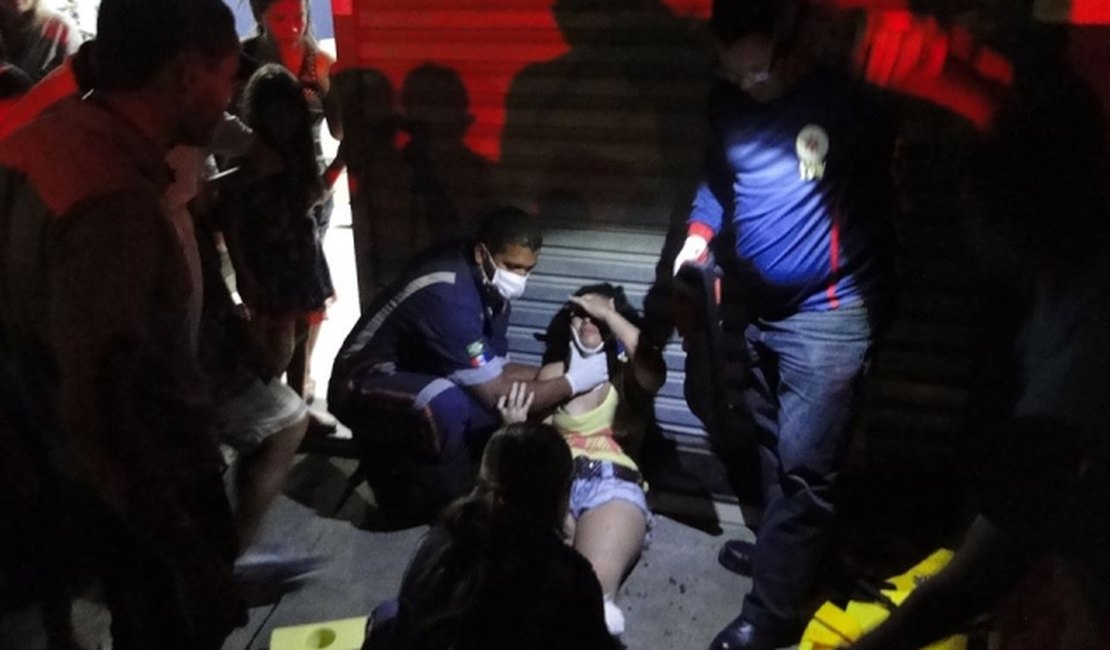 Colisão entre carro e moto deixa duas pessoas feridas em Arapiraca