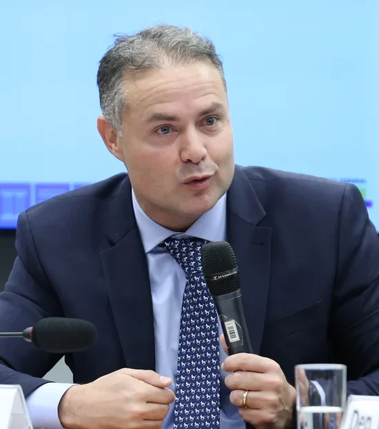 Renan Filho impõe meta ousada: entregar toda a BR-101 duplicada até deixar ministério