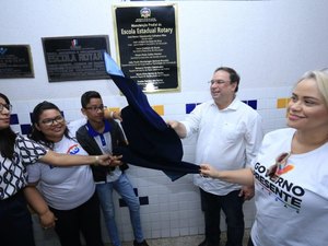 Escola Estadual Rotary é entregue reformada em Arapiraca