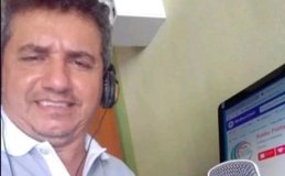 Radialista Cícero José é sepultado sob forte comoção em Palmeira dos Índios