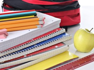 Material escolar deverá ficar  mais caro em 2016