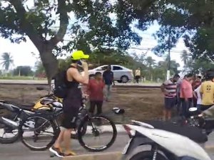 Acidente envolvendo motocicleta é resgistado na  Av. Lourival de Melo Mota