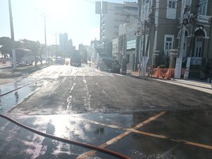 Avenida da Paz é liberada para tráfego de veículos após cratera e caos no trânsito
