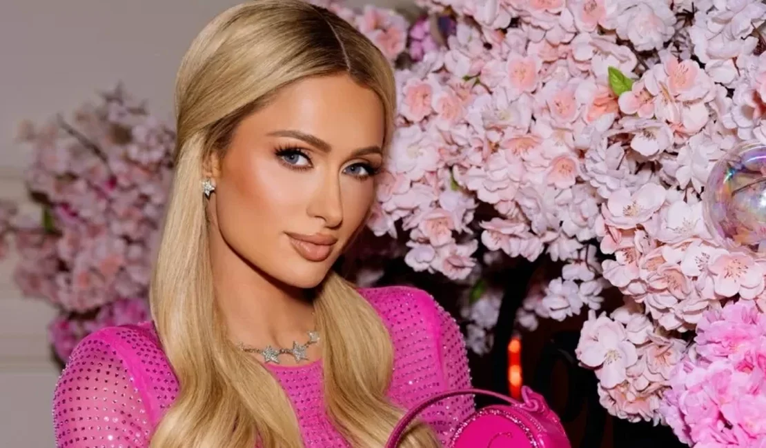 Paris Hilton diz que nunca fez plásticas e revela segredo de beleza