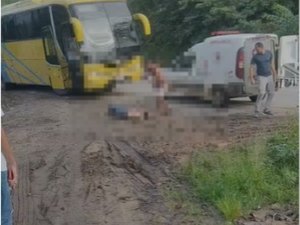 [Vídeo] Estudante sofre choque elétrico ao subir em ônibus na zona rural de Jacuípe