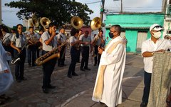 Católicos de Matriz de Camaragibe celebram festa do Glorioso Bom Jesus