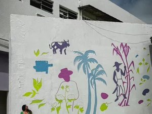 [Vídeo] Arte feita em 1969 é encontrada durante reforma de escola em Maceió