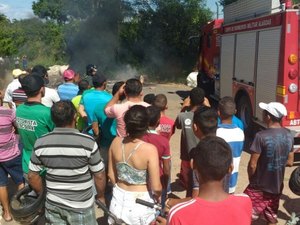 Moradores fazem protesto e reivindicam redutores de velocidade
