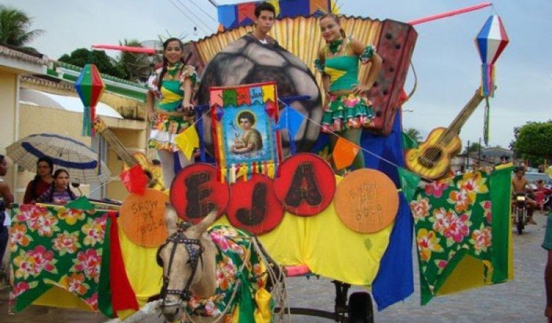 Carroceata promete espetáculo de cores, criatividade e shows nesta sexta (14) em Limoeiro de Anadia