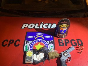 Homem suspeito de homicídio é preso por tráfico de drogas