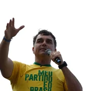 Aliado de Trump diz que Flávio Bolsonaro chegou aos EUA