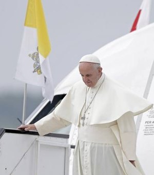 Papa Francisco chega à Polônia e afirma que ?mundo está em guerra?
