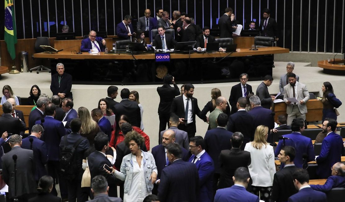 Câmara aprova urgência para votar direito à bagagem de mão gratuita