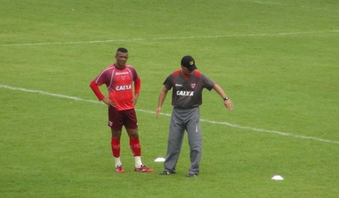 CRB tem semana cheia de trabalho  e espera recuperar lesionados