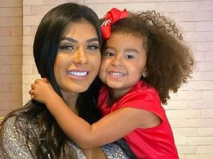 Filha de Pocah é alvo de ataques racistas na web